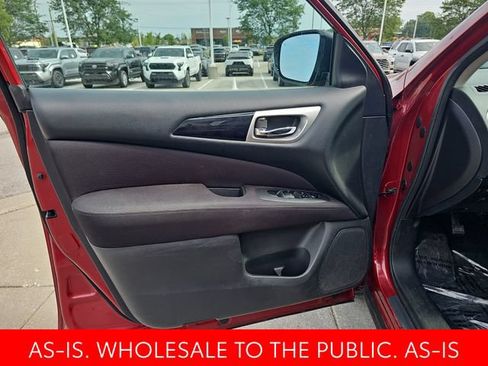 Used 2017 Nissan Pathfinder SV w/ SV Cold Weather Package AWD/4WD image 11