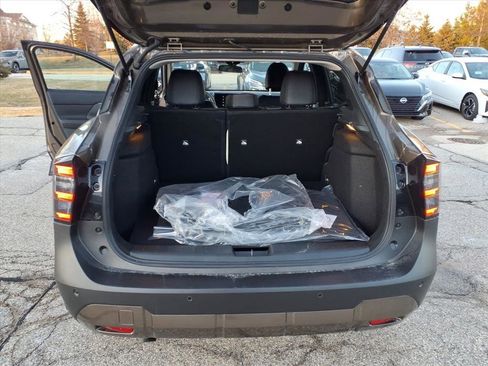 New 2026 Nissan Kicks SR image 31