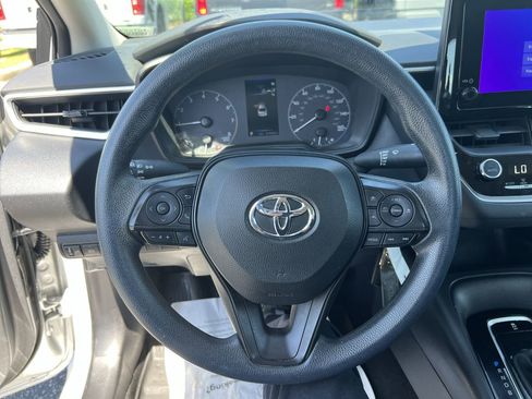 Used 2023 Toyota Corolla LE FWD image 18