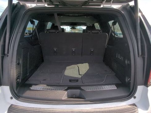 Used 2023 Chevrolet Suburban RST w/ Luxury Package image 12