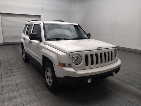 Used 2017 Jeep Patriot Sport FWD image 13
