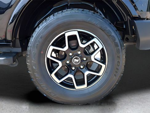 Used 2022 Ford Bronco Outer Banks image 10