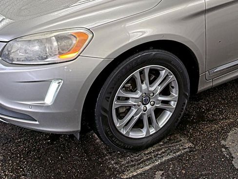 Used 2016 Volvo XC60 T5 Premier w/ Proximity Package FWD image 14