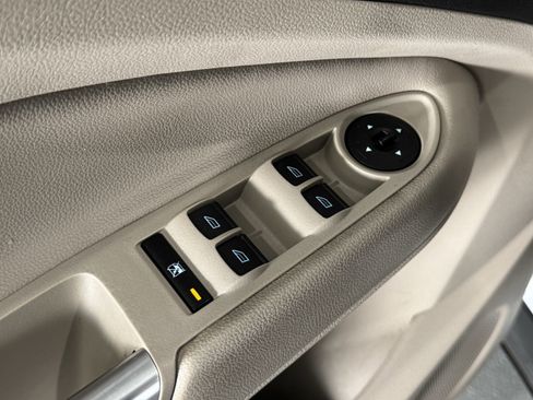 Used 2018 Ford Escape SE w/ Ford Safe & Smart Package image 24