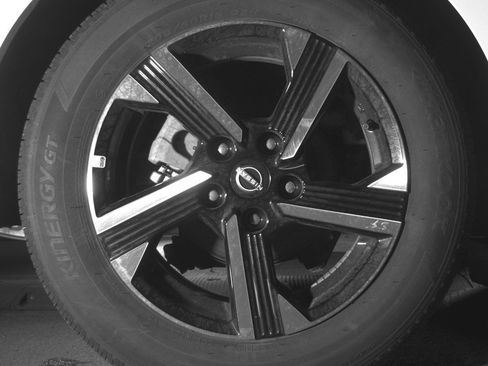 Used 2025 Nissan Sentra SV image 14