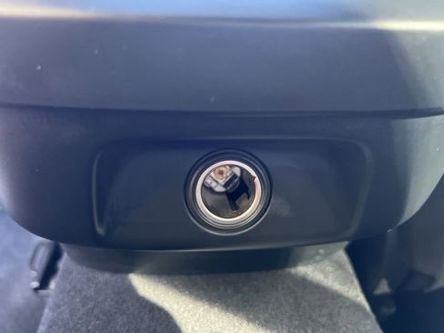 Used 2019 Volvo S60 T6 R-Design image 20