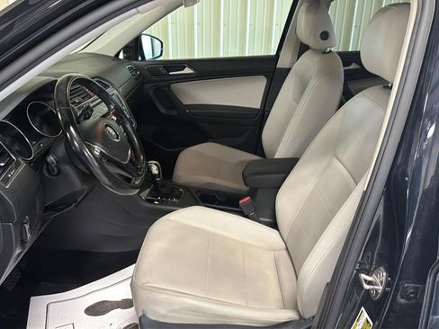 Used 2018 Volkswagen Tiguan SE image 12