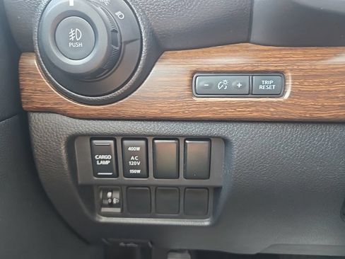 Used 2023 Nissan Titan Platinum Reserve w/ Moonroof Package AWD/4WD image 15