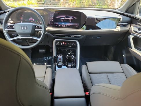 Certified 2025 Audi Q5 Premium Plus w/ Premium Plus AWD/4WD image 12