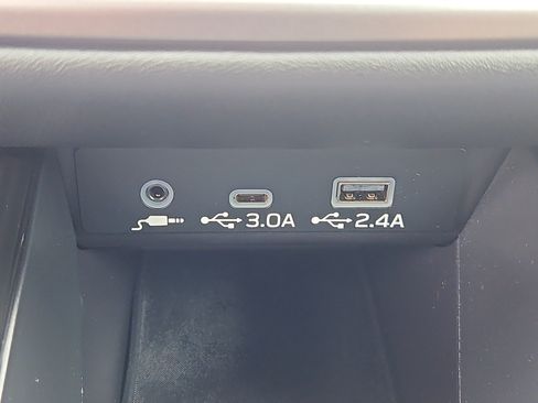 Certified 2025 Subaru Outback Premium AWD/4WD image 9