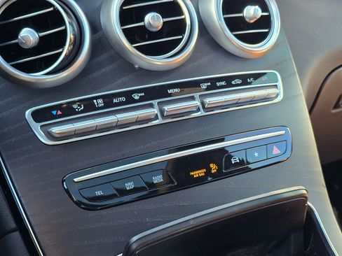Used 2020 Mercedes-Benz GLC 300 image 29