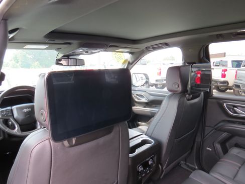 Used 2024 Chevrolet Tahoe RST w/ Luxury Package AWD/4WD image 15