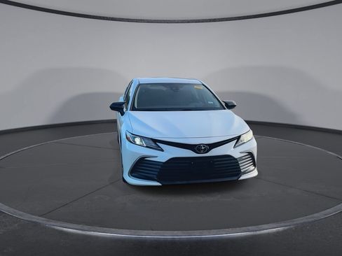 Used 2023 Toyota Camry LE FWD image 3