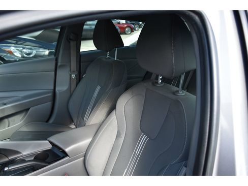 Used 2024 Hyundai Elantra SEL image 26