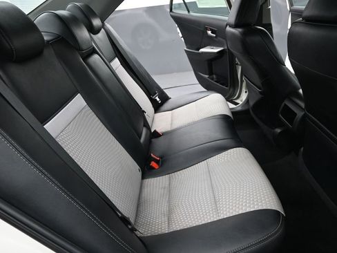Used 2014 Toyota Camry SE FWD image 29