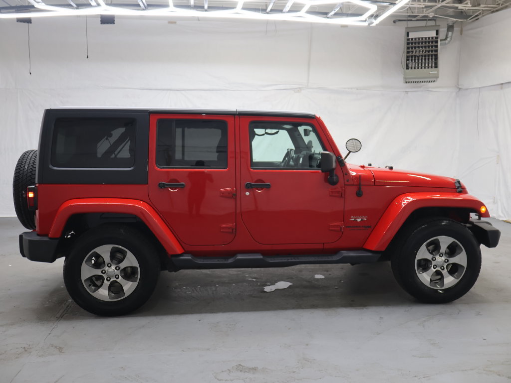Used 2018 Jeep Wrangler Unlimited Sahara w/ Connectivity Group AWD/4WD image 8
