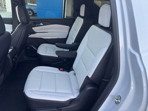 New 2026 Chevrolet Traverse High Country w/ LPO, Floor Liner Package FWD image 19