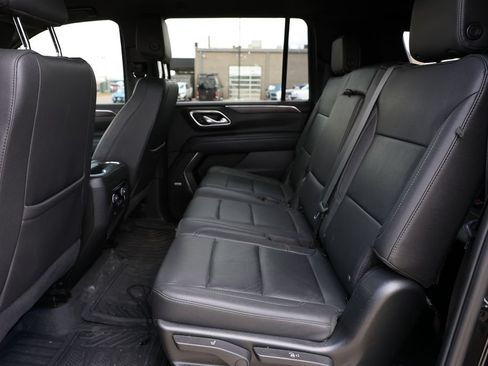 Used 2023 Chevrolet Suburban LT RWD image 13