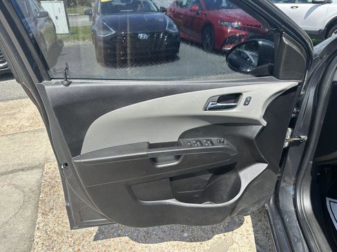 Used 2016 Chevrolet Sonic LT FWD image 10