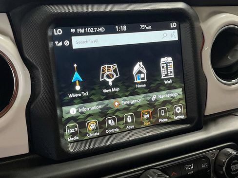 Used 2021 Jeep Wrangler Unlimited Sahara AWD/4WD image 13