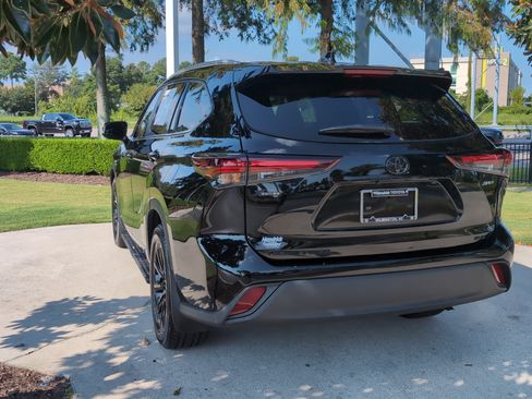 Certified 2026 Toyota Highlander XLE AWD/4WD image 8