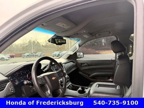 Used 2018 Chevrolet Suburban LT w/ Luxury Package image 21