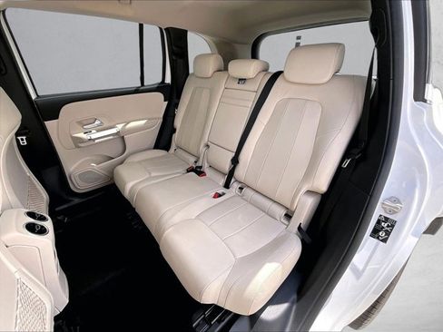 Used 2022 Mercedes-Benz GLB 250 image 28