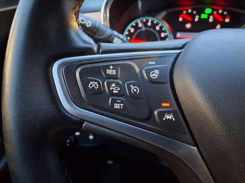 Used 2023 Chevrolet Equinox Premier image 18