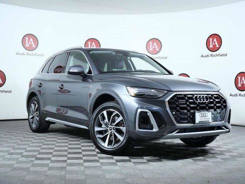 Used 2023 Audi Q5 2.0T Premium w/ Convenience Package AWD/4WD image 1