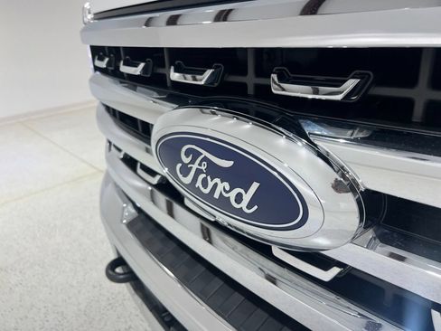 Used 2023 Ford F250 Lariat w/ FX4 Off-Road Package AWD/4WD image 29