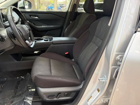 Used 2025 Nissan Rogue SV AWD/4WD image 28