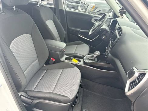 Certified 2023 Kia Soul LX FWD image 26