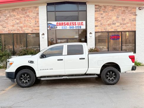Used 2017 Nissan Titan S AWD/4WD image 5