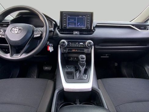 Used 2022 Toyota RAV4 LE FWD image 15
