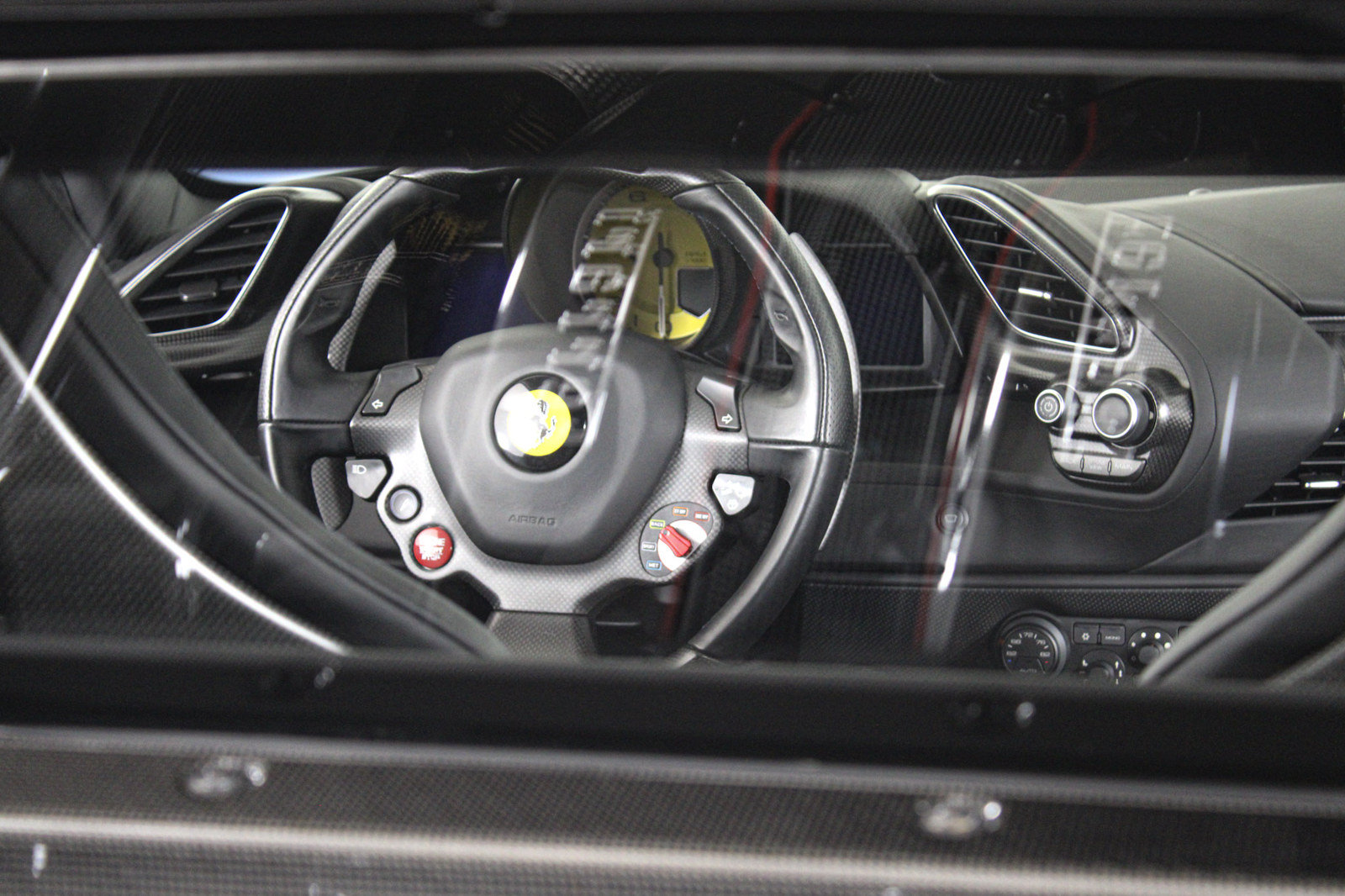 Used 2020 Ferrari 488 Pista Coupe RWD image 28