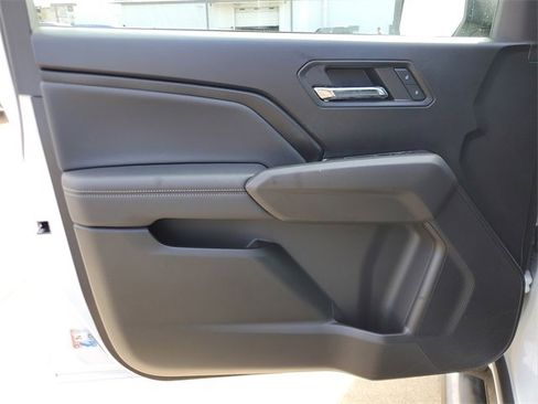 Used 2024 Chevrolet Colorado LT w/ LT Convenience Package III image 18