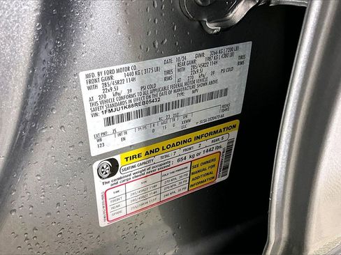 Used 2024 Ford Expedition Limited image 27