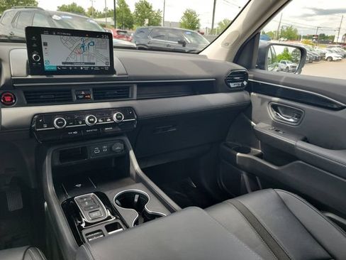 Certified 2024 Honda Pilot Touring image 32
