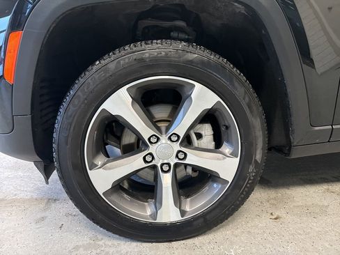 Used 2023 Jeep Grand Cherokee Limited w/ Trailer Tow Prep Group (B) image 33