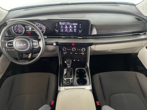 Used 2024 Kia Carnival LX image 7