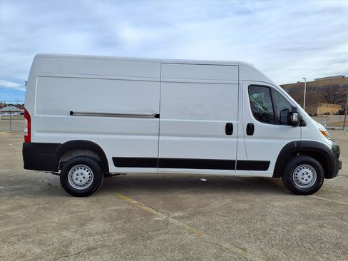Used 2024 RAM ProMaster 2500 w/ Safety Group image 10