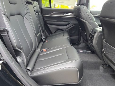 New 2025 Jeep Grand Cherokee Limited w/ Black Appearance Package image 10