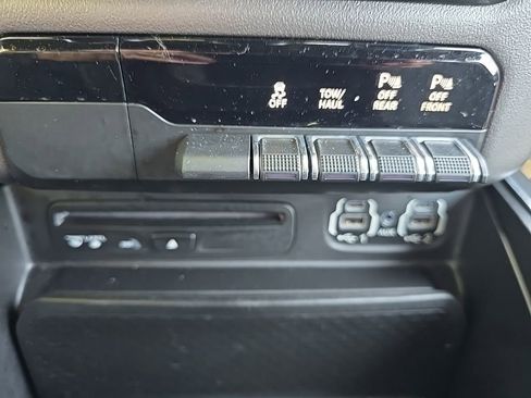 Used 2019 RAM 1500 Big Horn RWD image 27