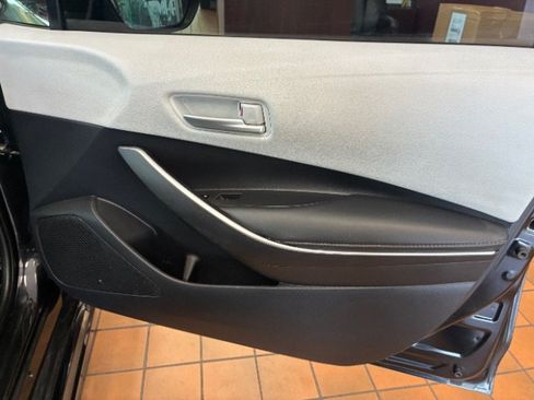Used 2021 Toyota Corolla SE FWD image 27