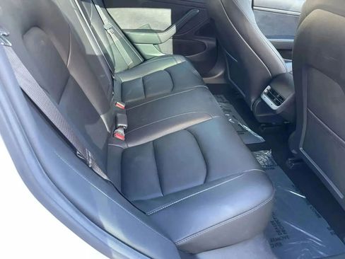 Used 2020 Tesla Model 3 Standard Range image 11