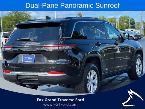 Used 2022 Jeep Grand Cherokee Limited AWD/4WD image 9