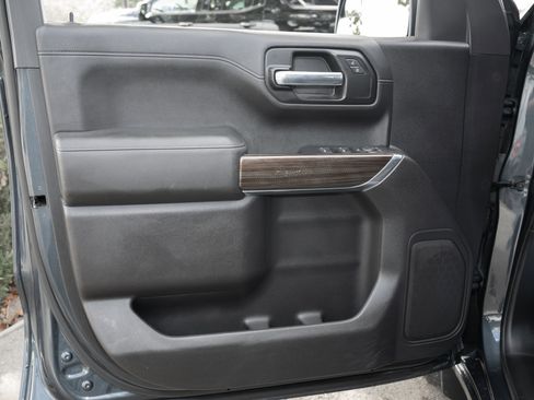 Used 2021 Chevrolet Silverado 1500 LT image 22