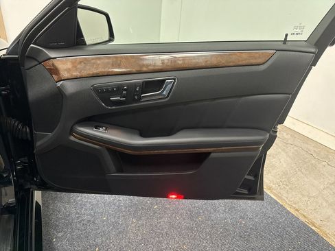 Used 2011 Mercedes-Benz E 350 4MATIC Sedan image 20