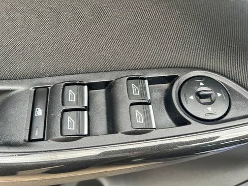 Used 2016 Ford Focus Titanium w/ Titanium Technology Package FWD image 13