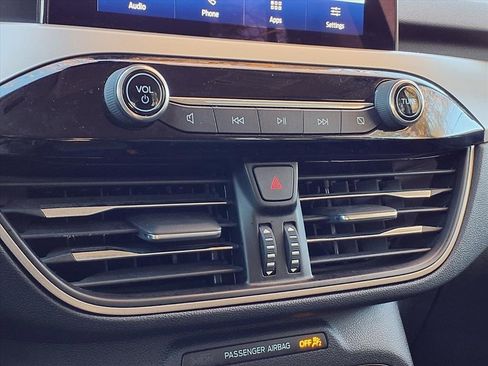 Used 2022 Ford Escape SEL image 12